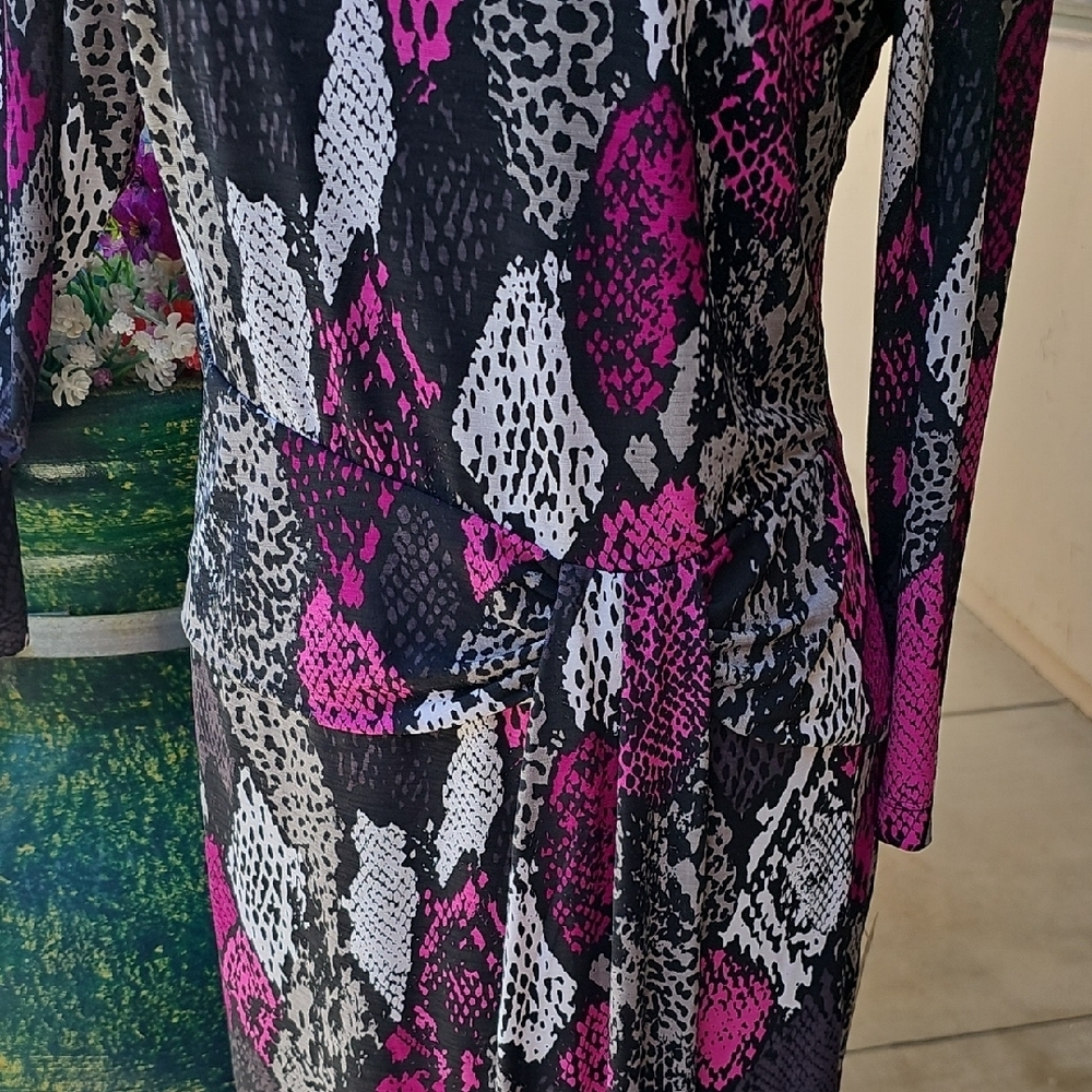 Nine West Black and Pink Sheath Dress Long Sleeve Crew Neck size 2 - Picture 3 of 15